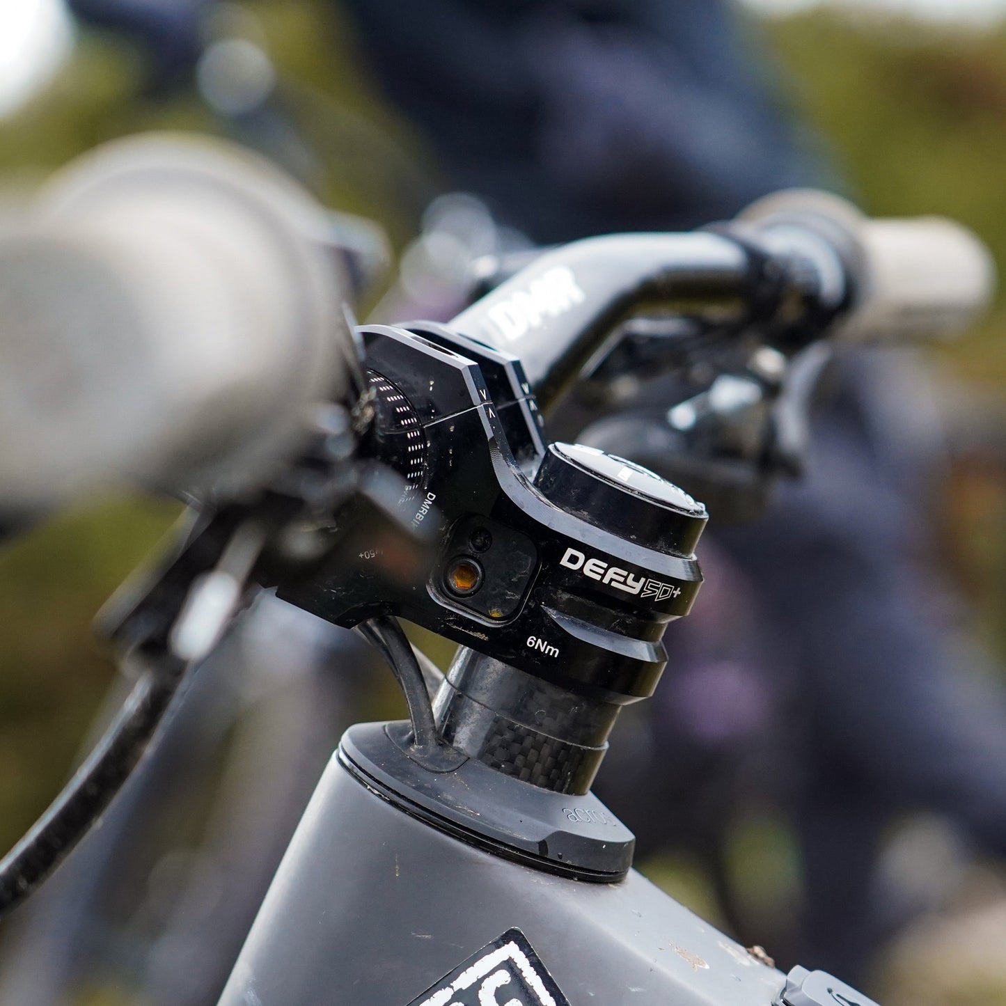 06.3 DMR DEFY50+ STEM