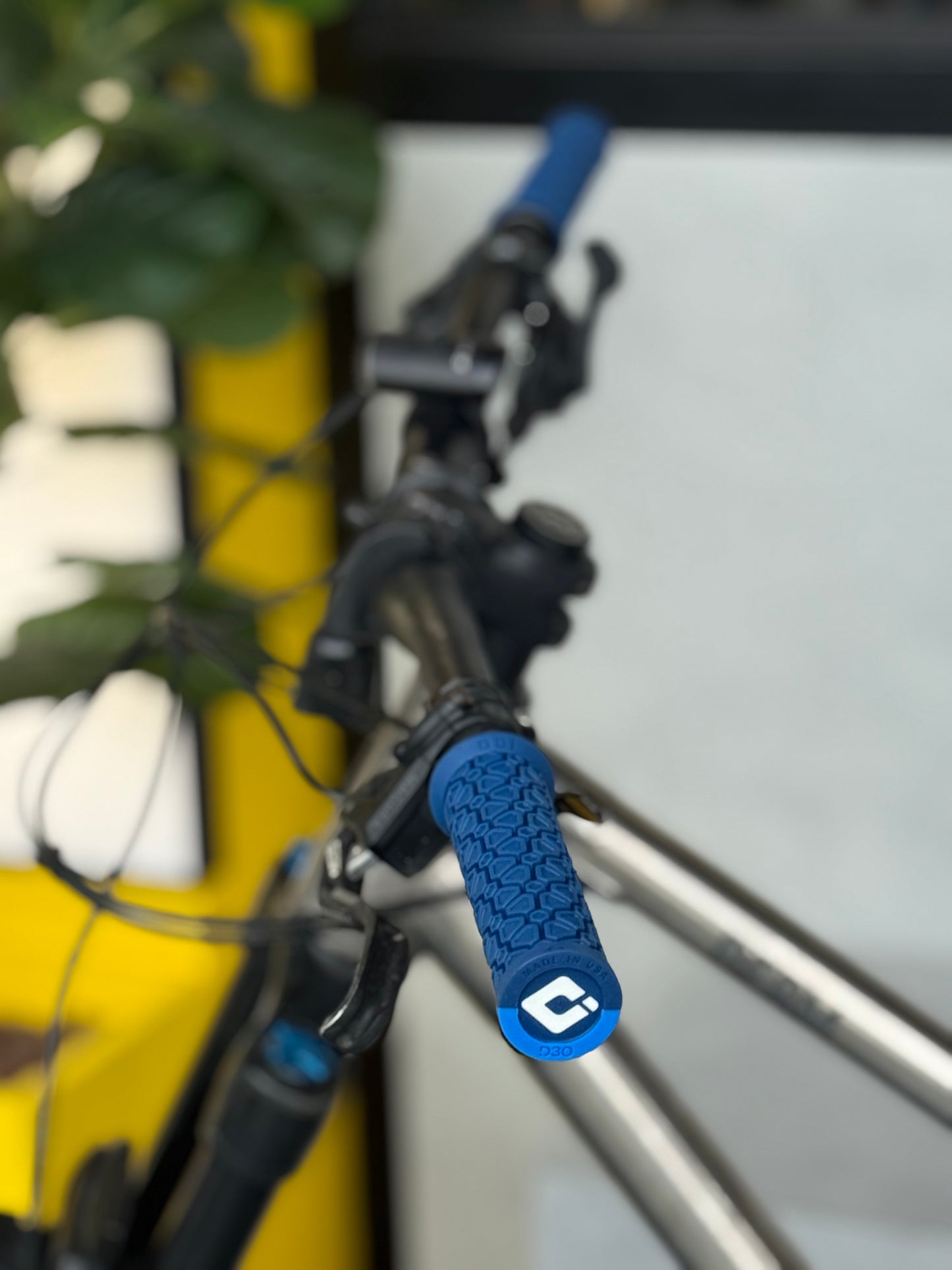 ODI Vanquish Lock-on Grips