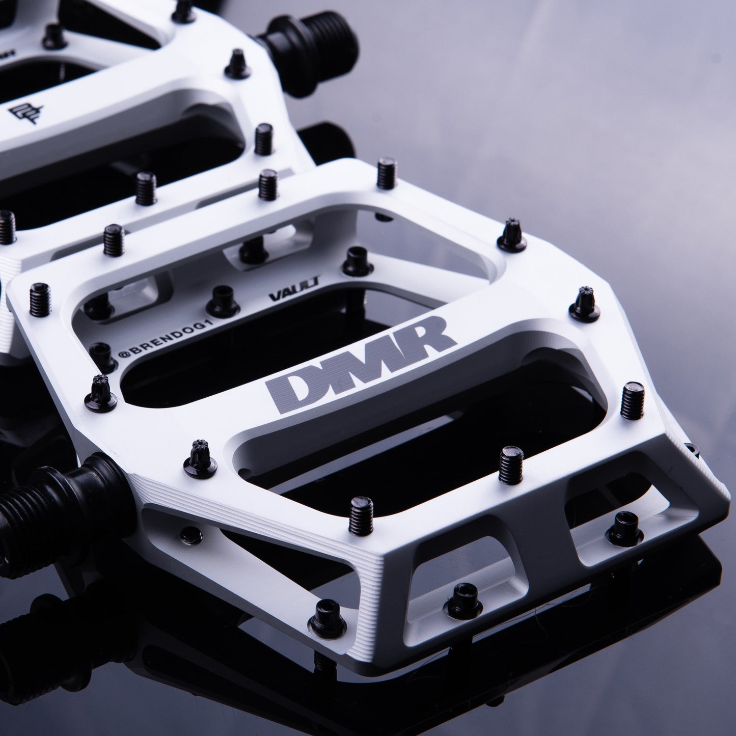 10.9 DMR VAULT PEDALS BRENDOG EDITION