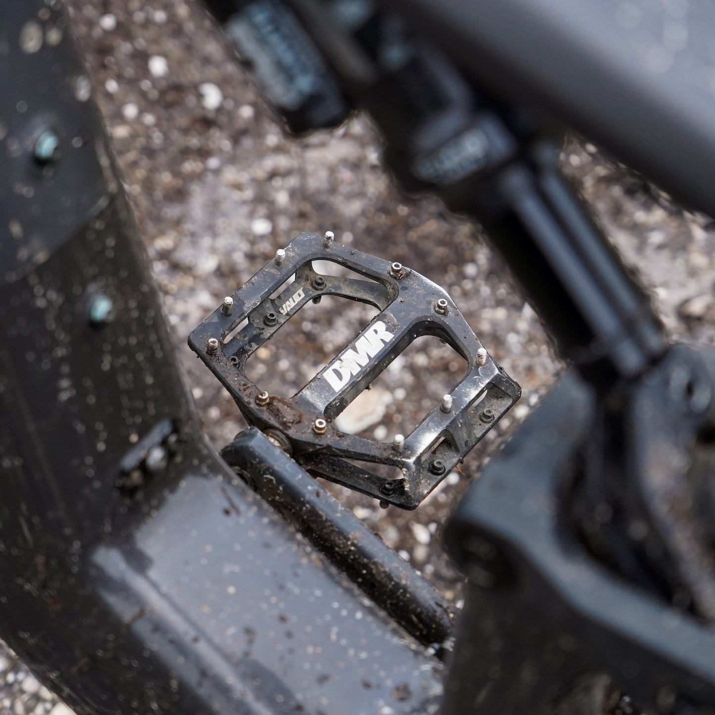 10.9 DMR VAULT PEDALS