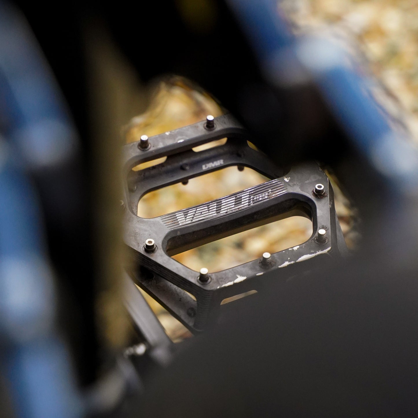 10.9 DMR VAULT PEDALS MAGNESIUM