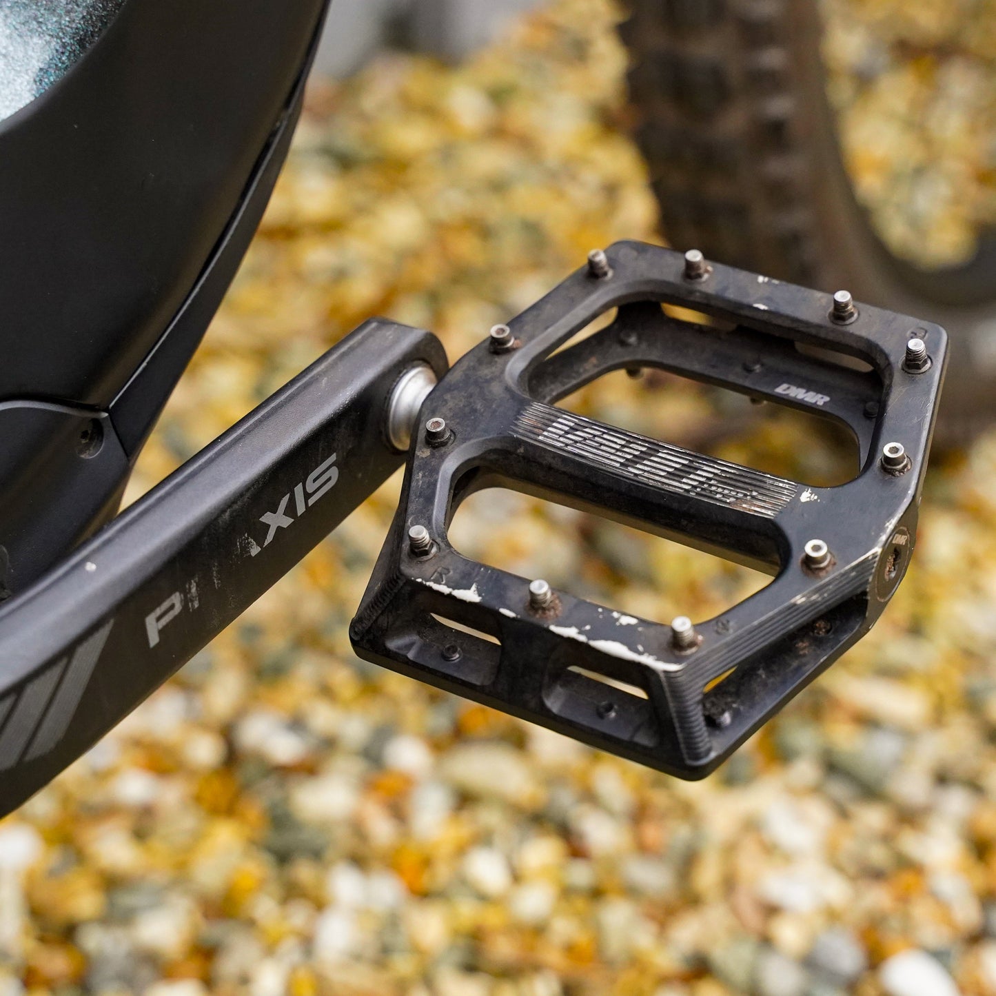 10.9 DMR VAULT PEDALS MAGNESIUM