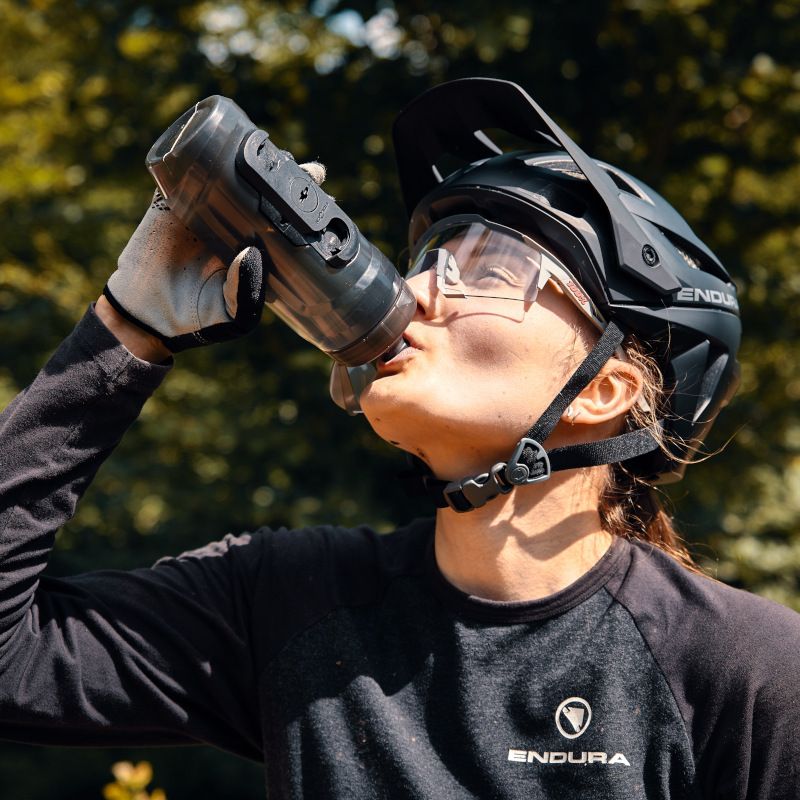 FIDLOCK Magnetic Twist Bottle 590 + Bike Base