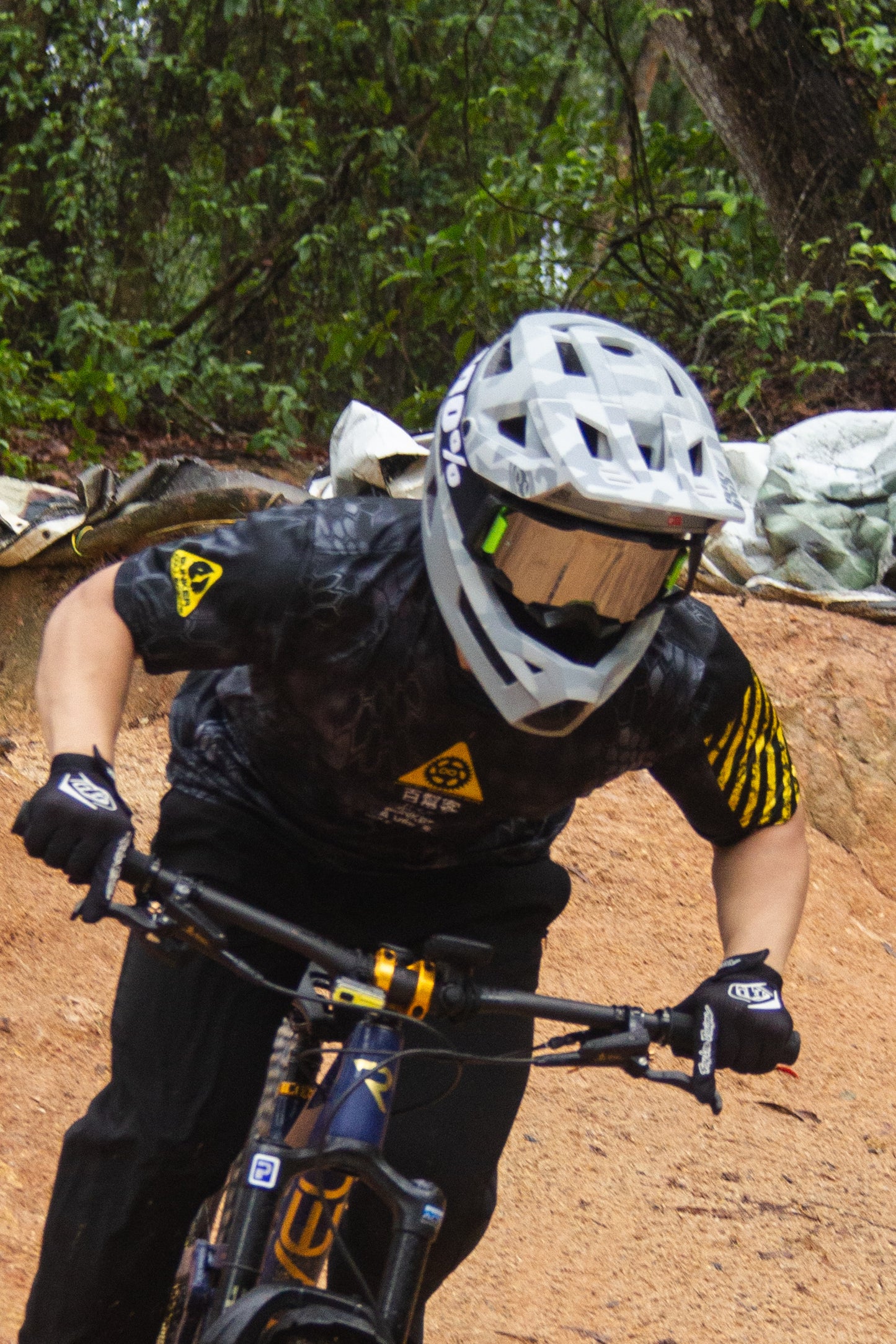 00  BIKE BUNKER SHORT SLEEVES JERSEY
