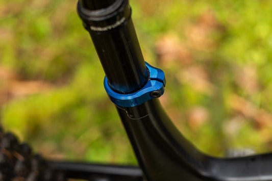 01 OAK ORBIT Seatpost Clamp