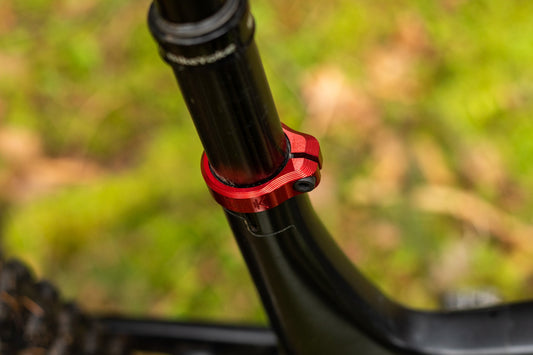 01 OAK ORBIT Seatpost Clamp