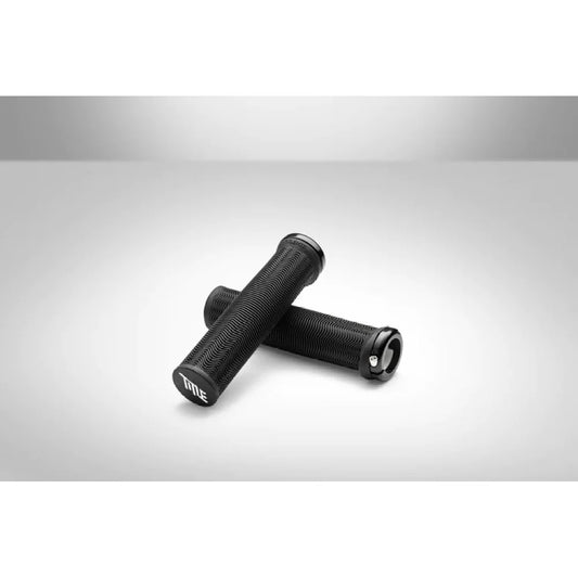 05.5 TITLE L01 GRIPS