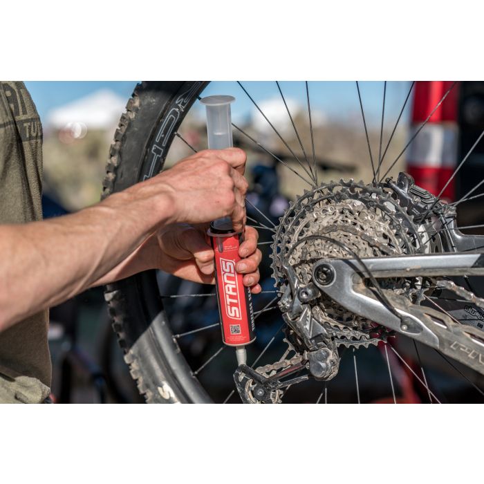 STAN'S TUBELESS SEALANT INJECTOR