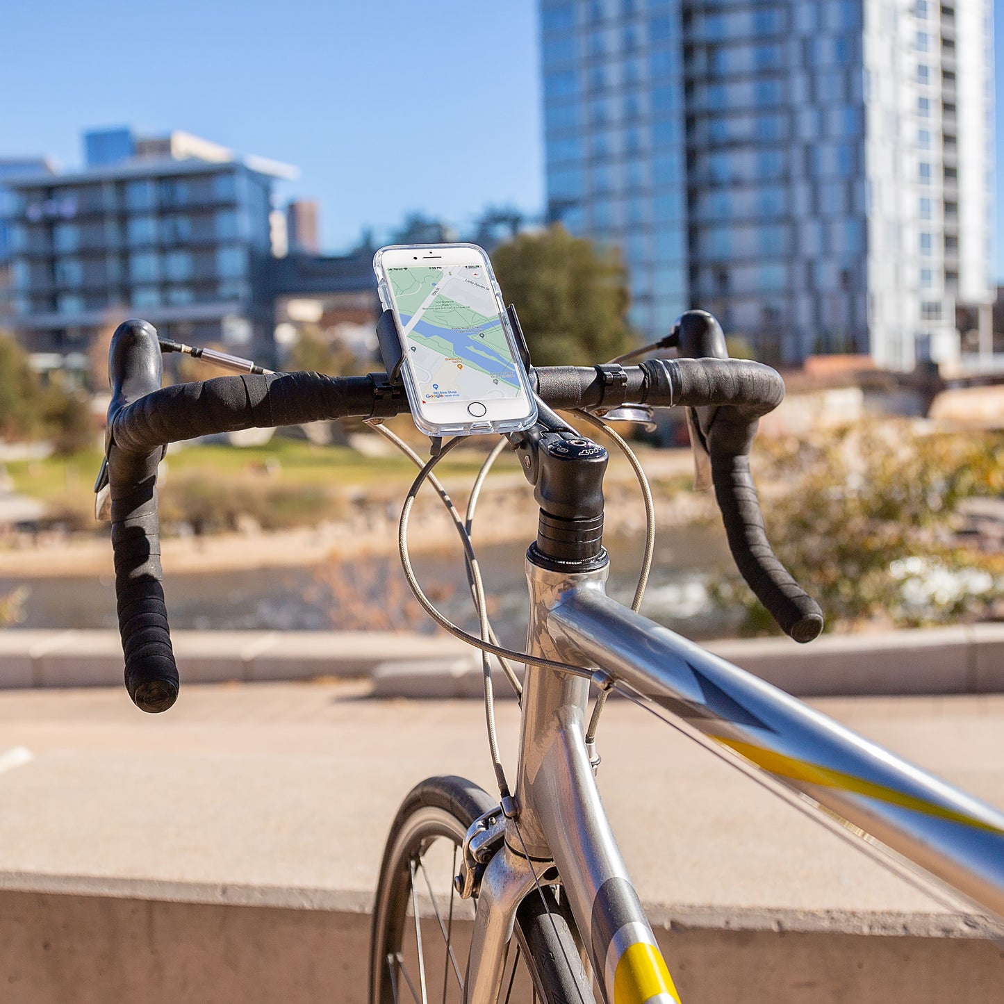 NITE IZE SQUEEZE® ROTATING SMARTPHONE BAR MOUNT